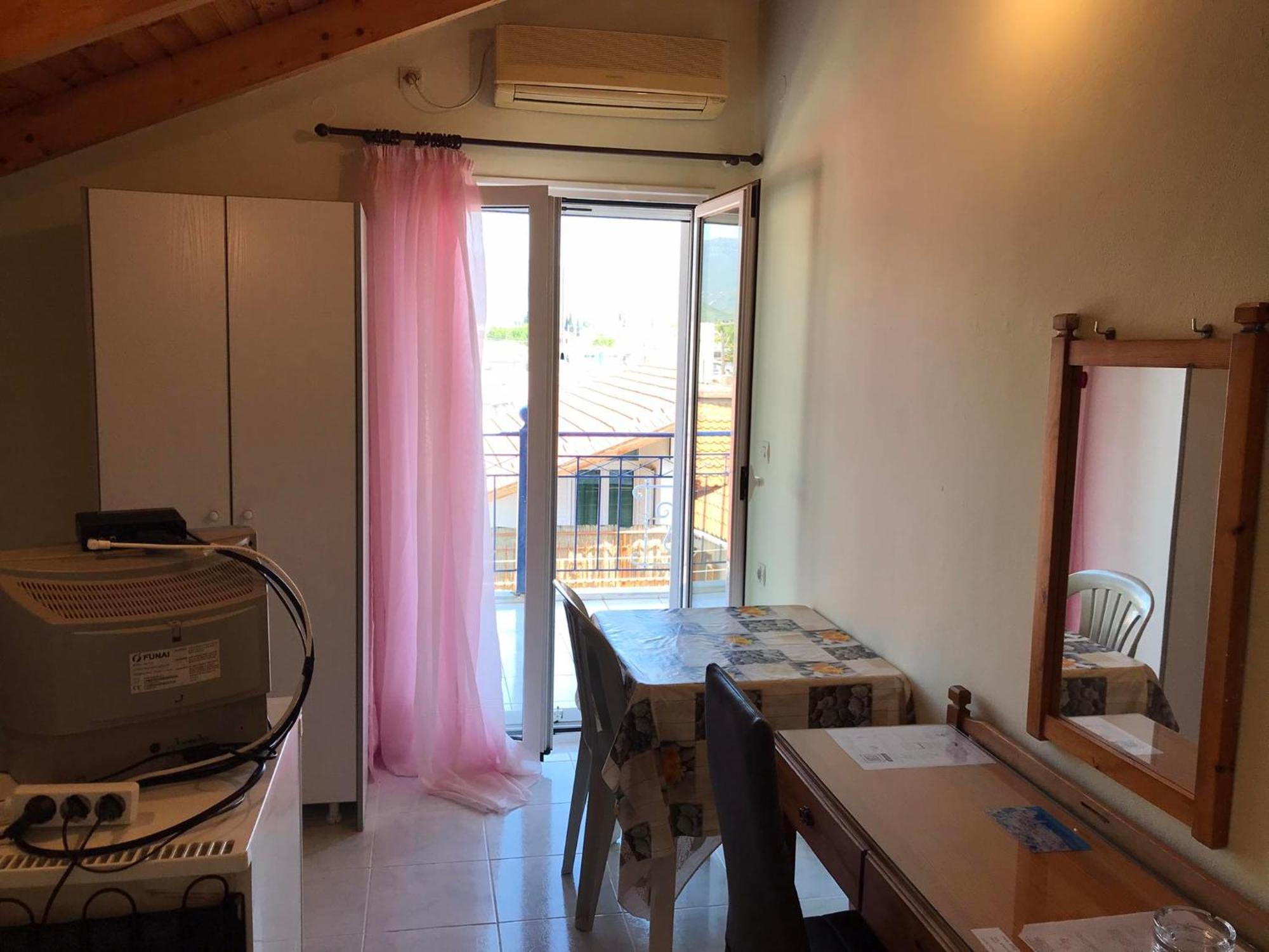 Ion Apartments Messolonghi Single Bed Room Mountain View Loft Missolonghi Exterior photo