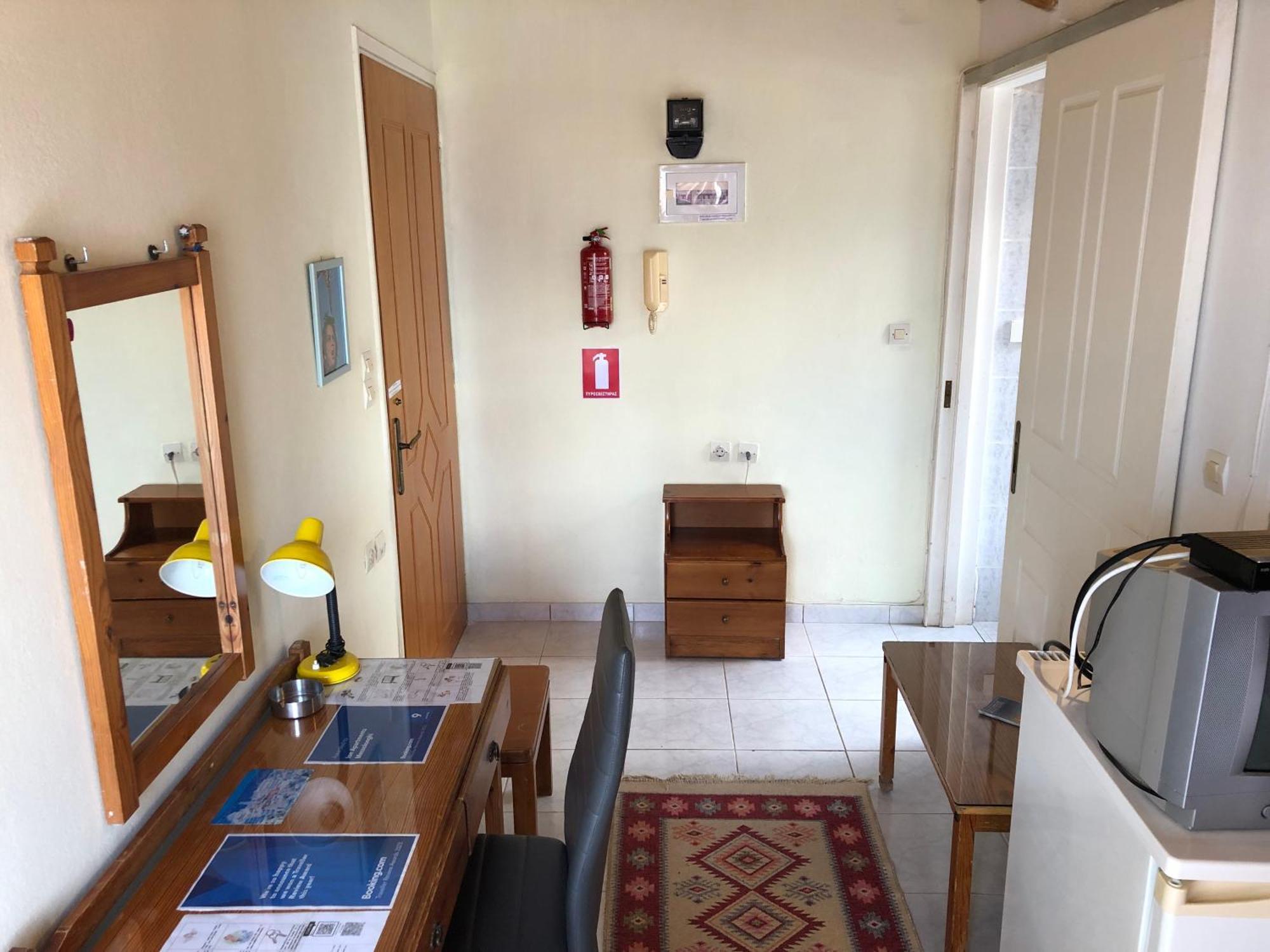Ion Apartments Messolonghi Single Bed Room Mountain View Loft Missolonghi Exterior photo